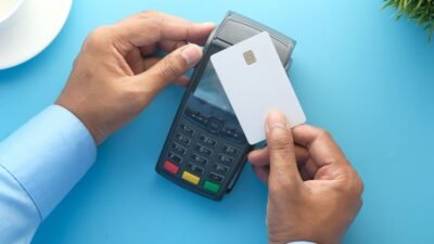 Qual Diferença entre crédito rotativo e parcelado?