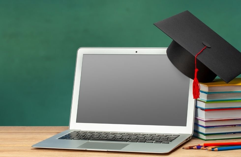 Quais Vantagens e Desvantagens do ensino a distância EAD: Analisando o Outro Lado da Moeda